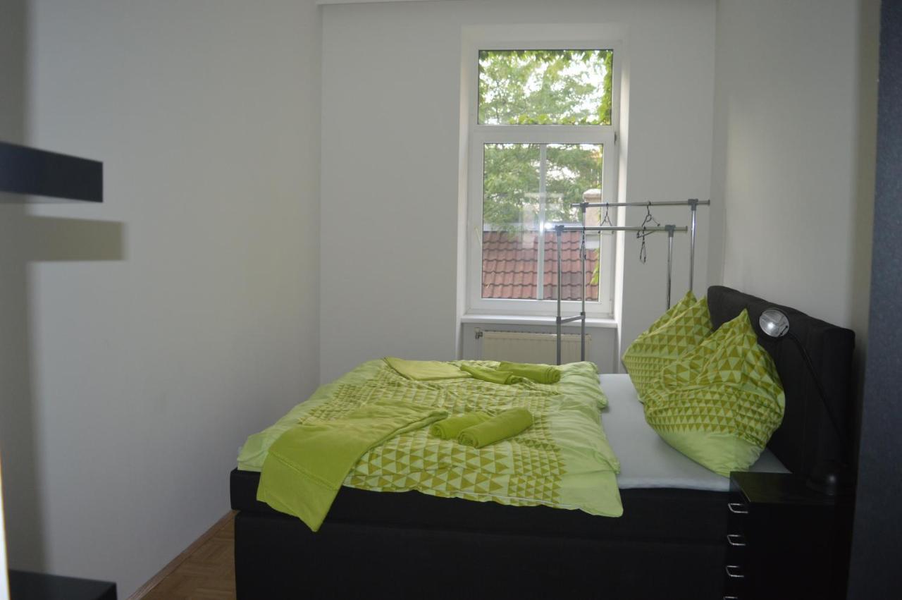 Nette Altbauwohnung Nur 10 Min Von Der City Vienna Exterior photo
