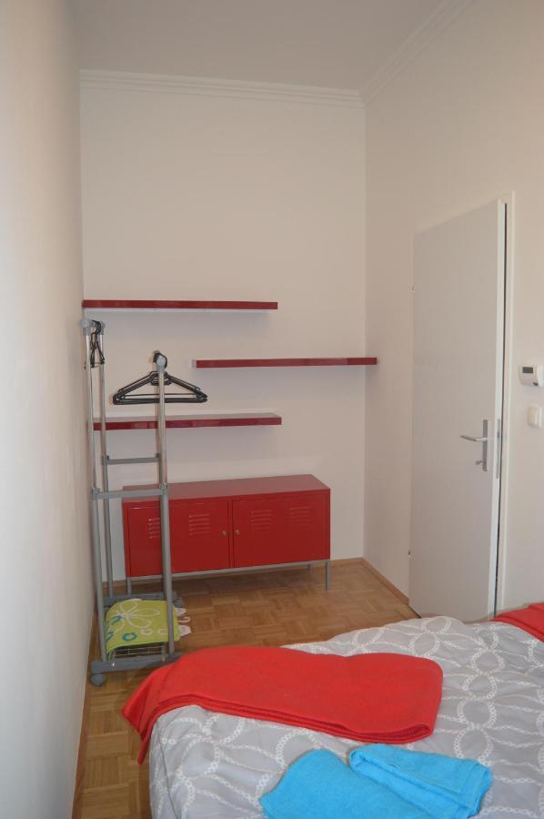 Nette Altbauwohnung Nur 10 Min Von Der City Vienna Exterior photo