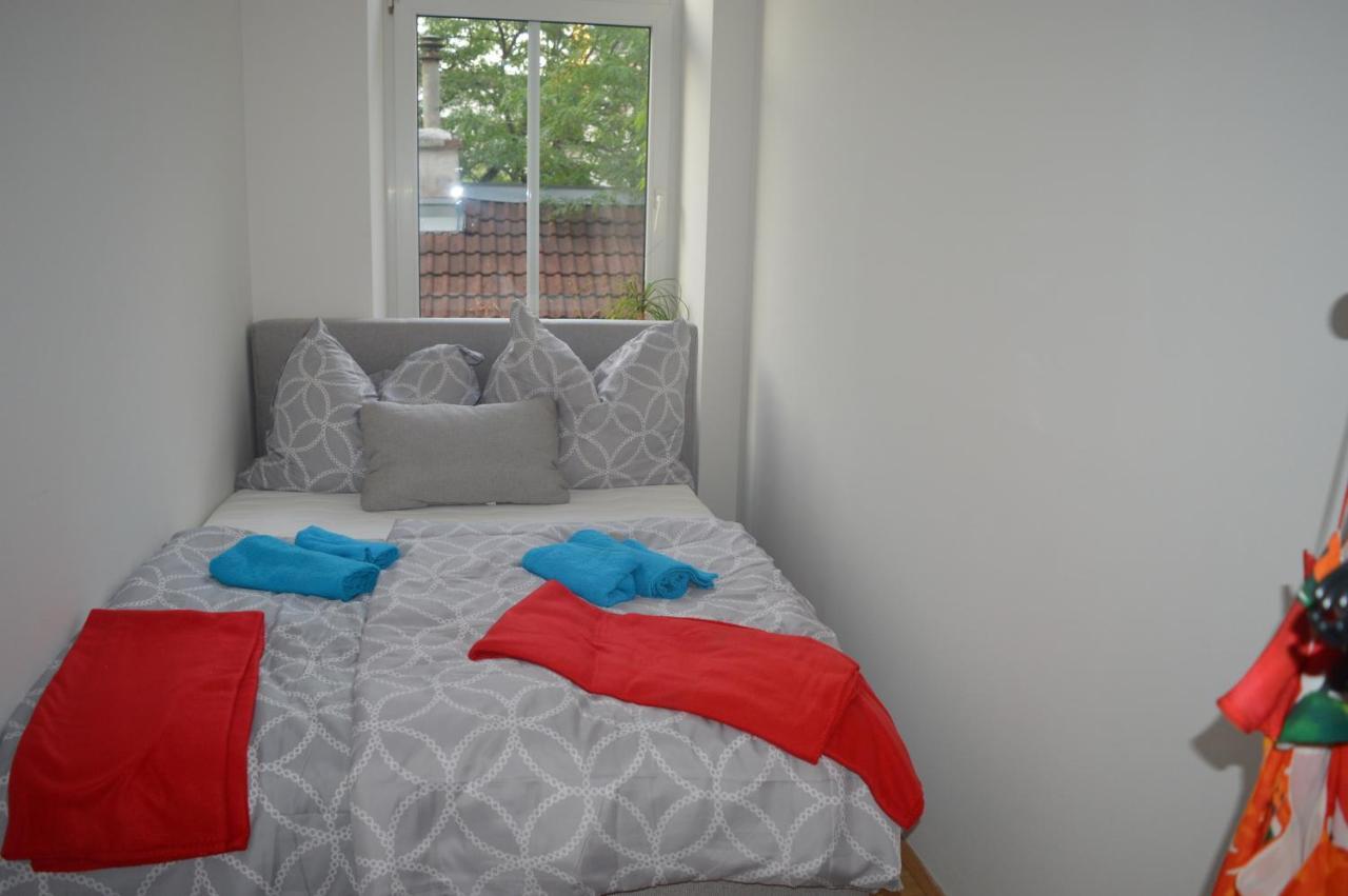 Nette Altbauwohnung Nur 10 Min Von Der City Vienna Exterior photo