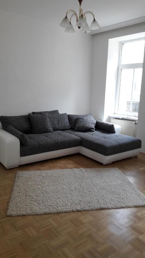 Nette Altbauwohnung Nur 10 Min Von Der City Vienna Exterior photo