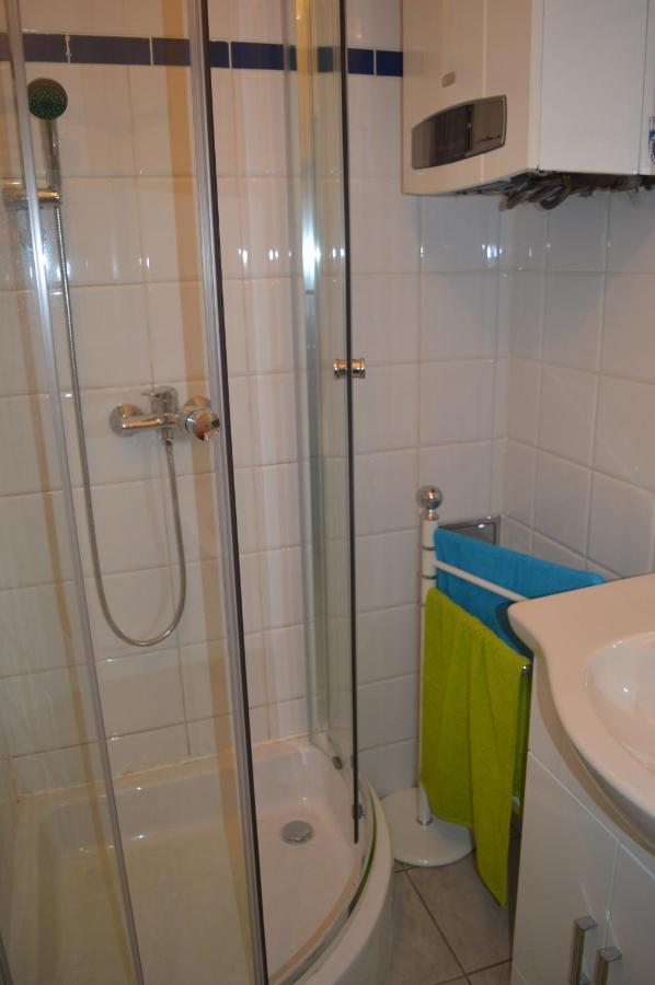 Nette Altbauwohnung Nur 10 Min Von Der City Vienna Exterior photo