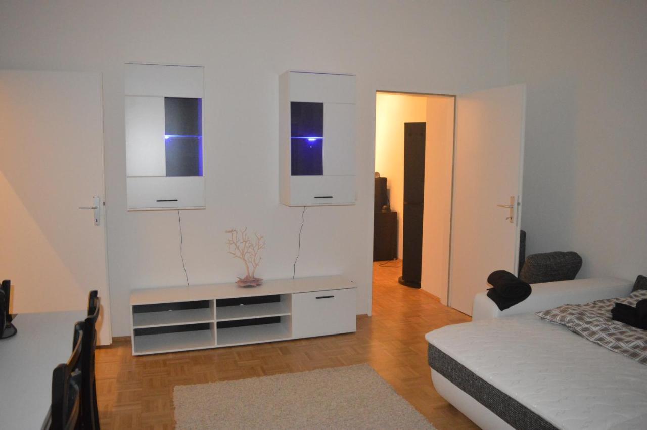 Nette Altbauwohnung Nur 10 Min Von Der City Vienna Exterior photo