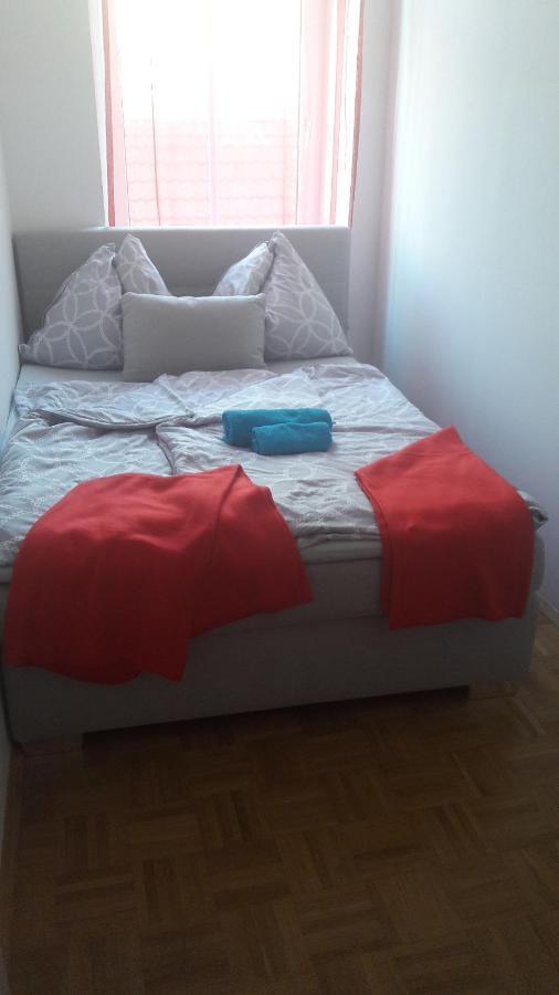 Nette Altbauwohnung Nur 10 Min Von Der City Vienna Exterior photo