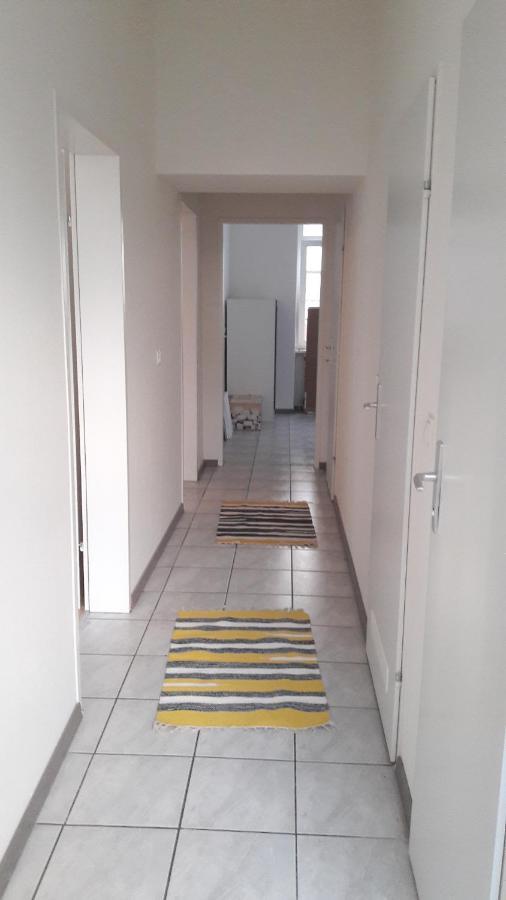 Nette Altbauwohnung Nur 10 Min Von Der City Vienna Exterior photo